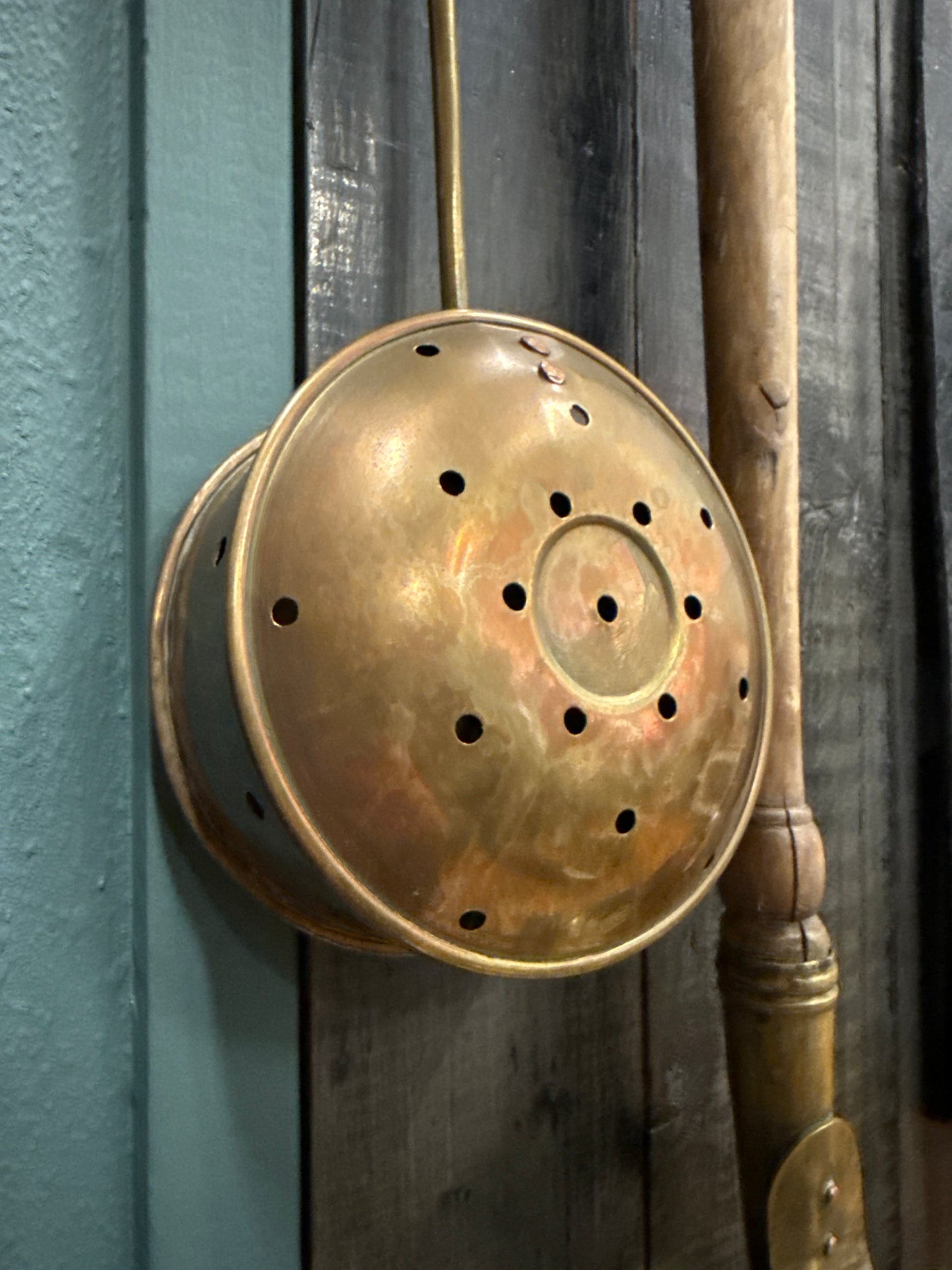 Vintage Brass Skimmer Ladle – 19” Long – 6” Round Bowl – Rustic Farmhouse Kitchen Decor